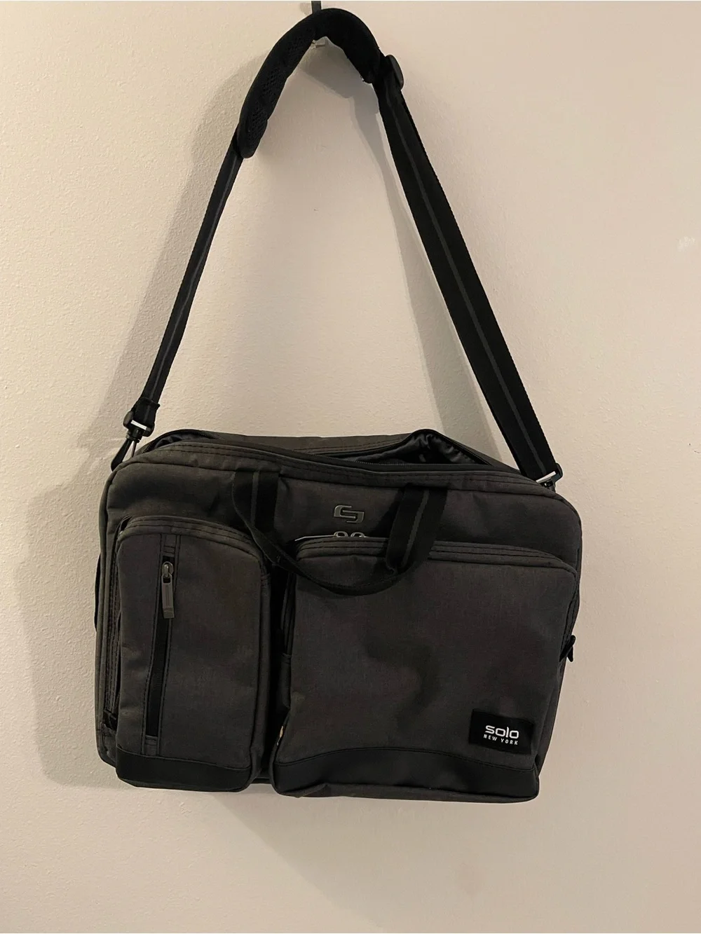 solo Black Camera Messenger Bag with Multiple Pockets